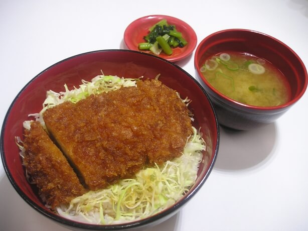 駒ヶ根名物のソースカツ丼