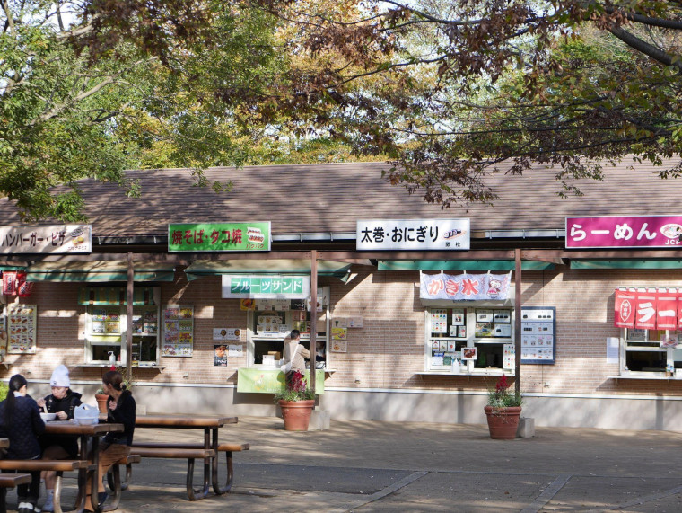 公園内の売店やレストラン