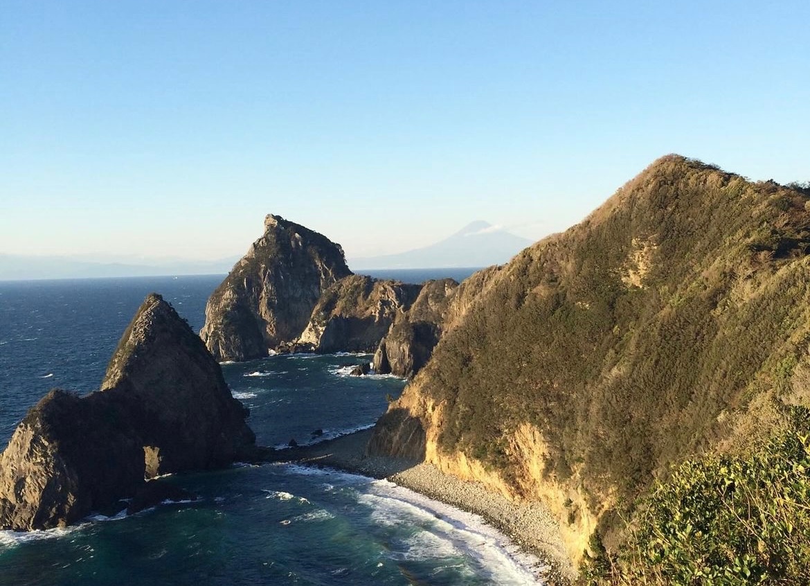 海と富士山を眺めながらのキャンプ