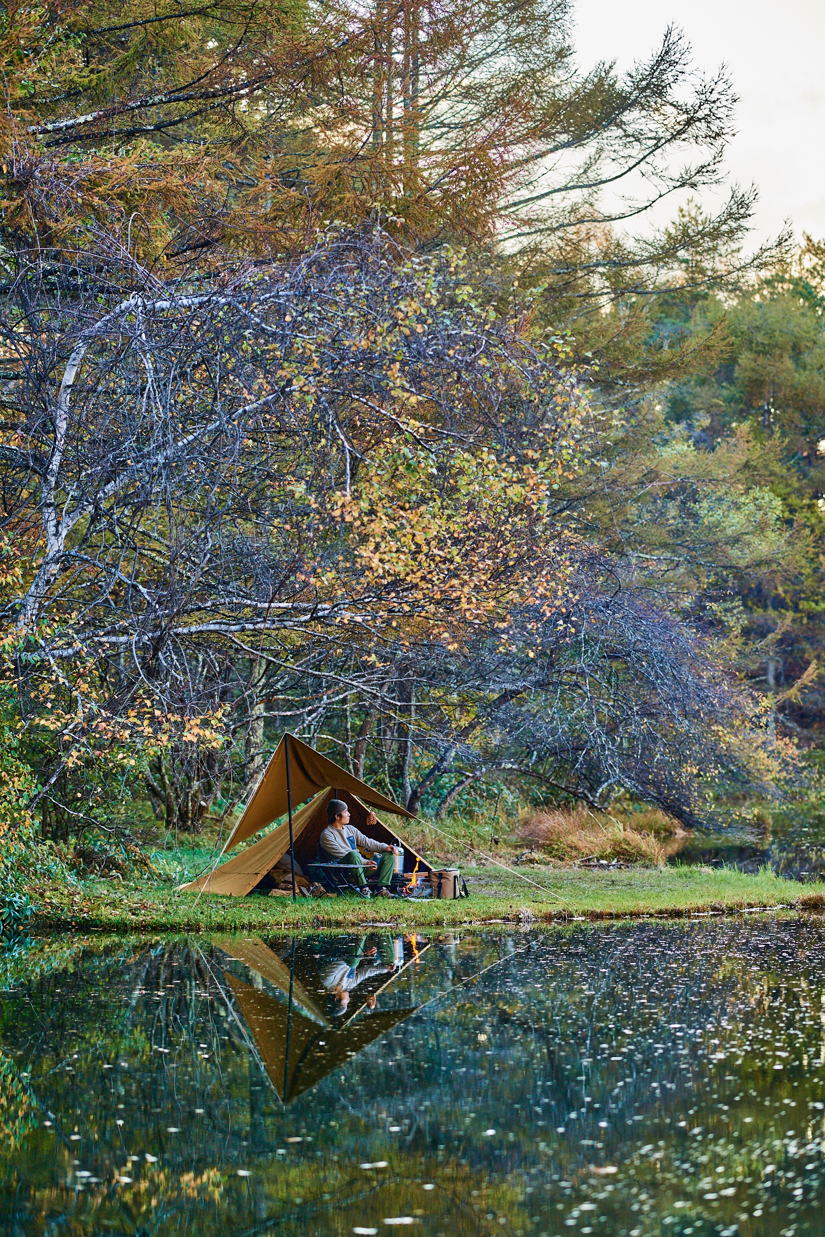 湖畔沿いの紅葉が素晴らしい絶景キャンプ場