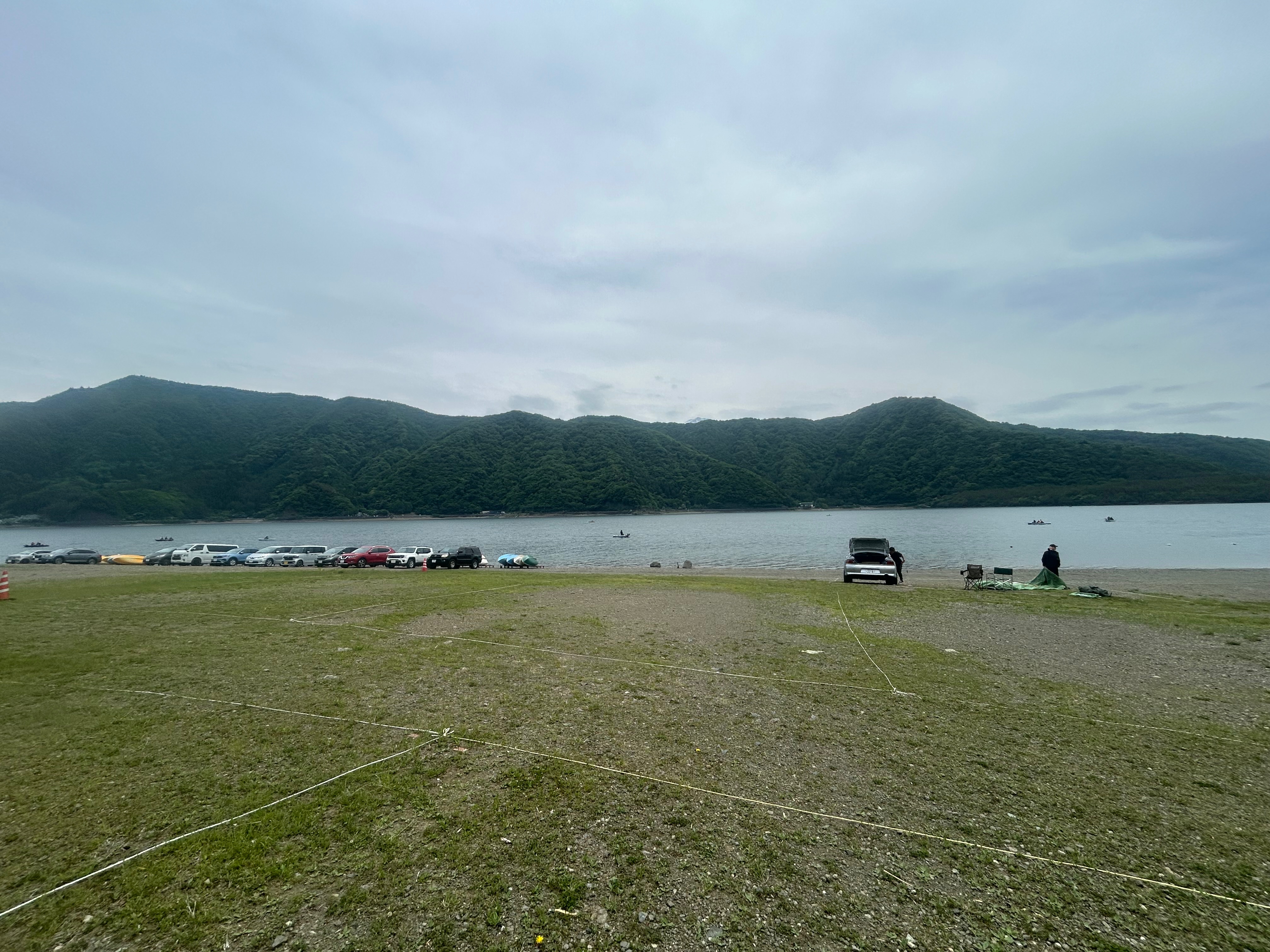 雨予報なので、人は少なめ。