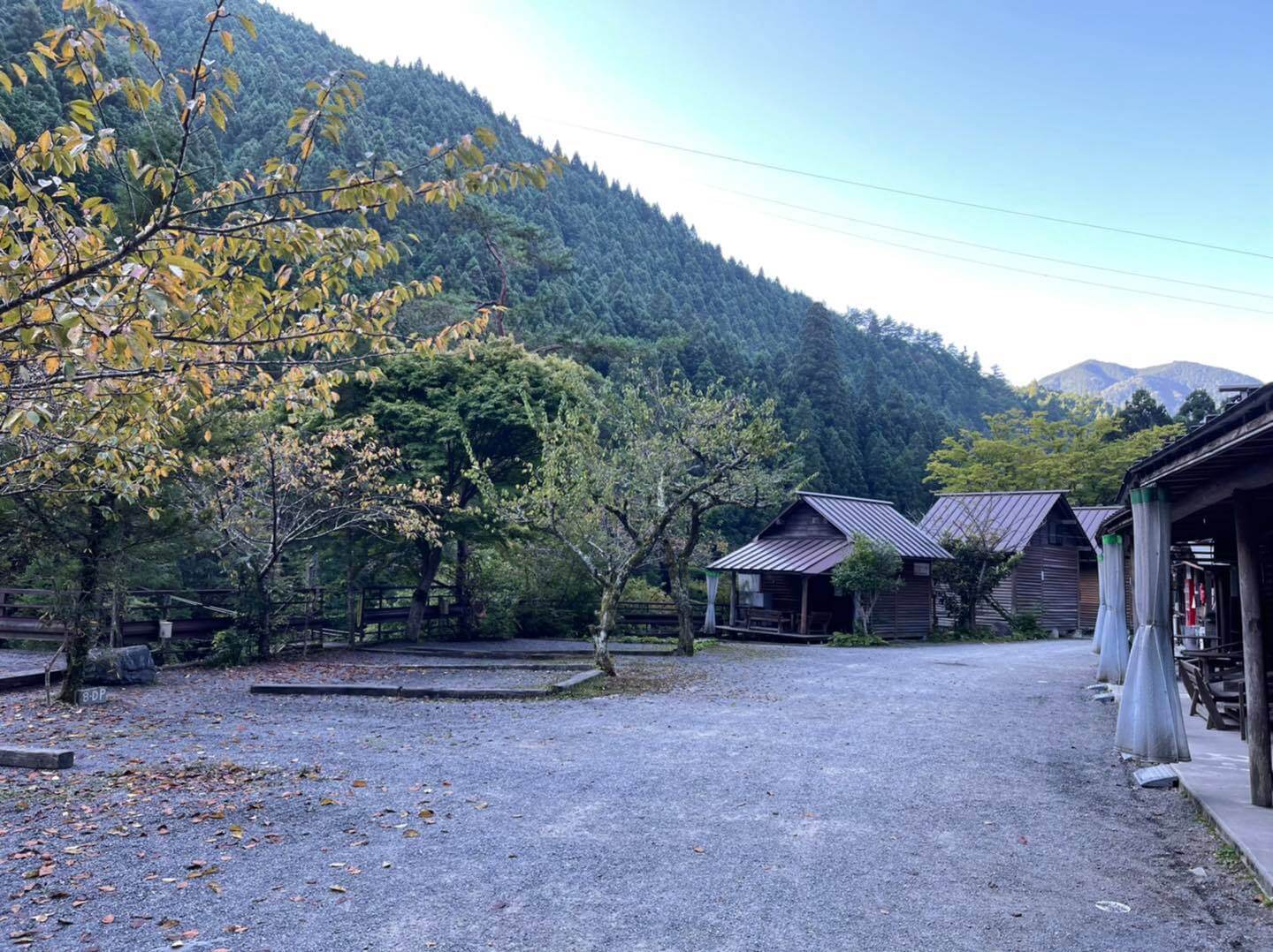 川沿いにあるキャンプ場