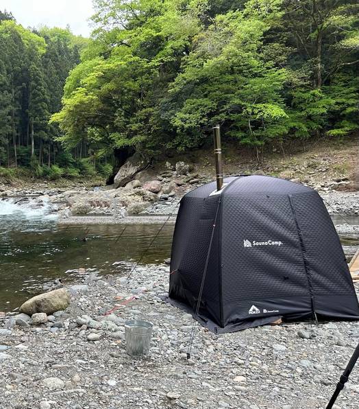 最上級の川・水風呂でテントサウナを楽しむ｜青野原野呂ロッジキャンプ