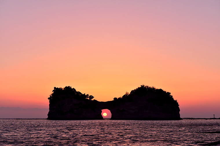 円月島