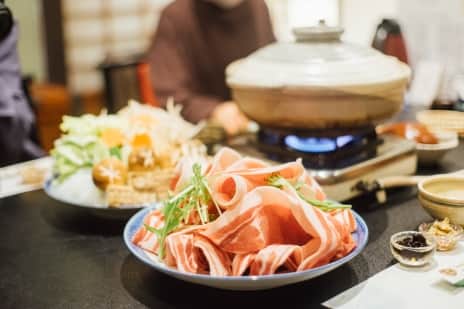 丹波篠山の猪肉をつかった名物「ぼたん鍋」