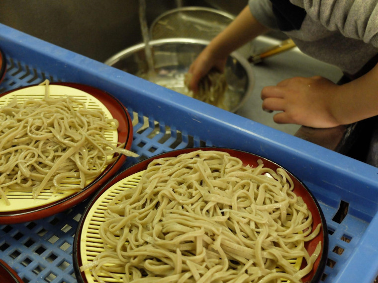 茹で上がった蕎麦