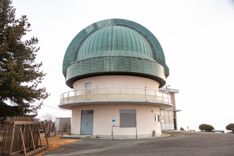 山頂にある天文台