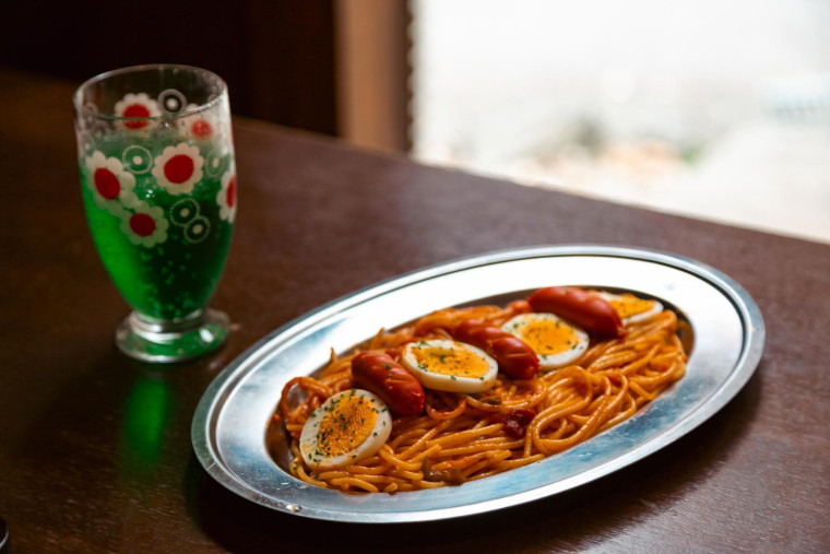 ナポリタンメとメロンソーダ
