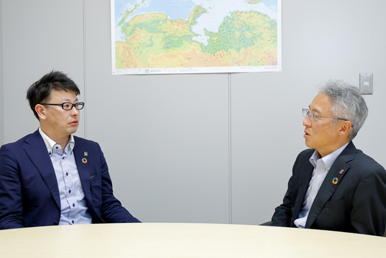 中国保険金サービス第二部 担当部長の中村仁さんと岡山支店法人支社 支社長代理の森慶一郎さん